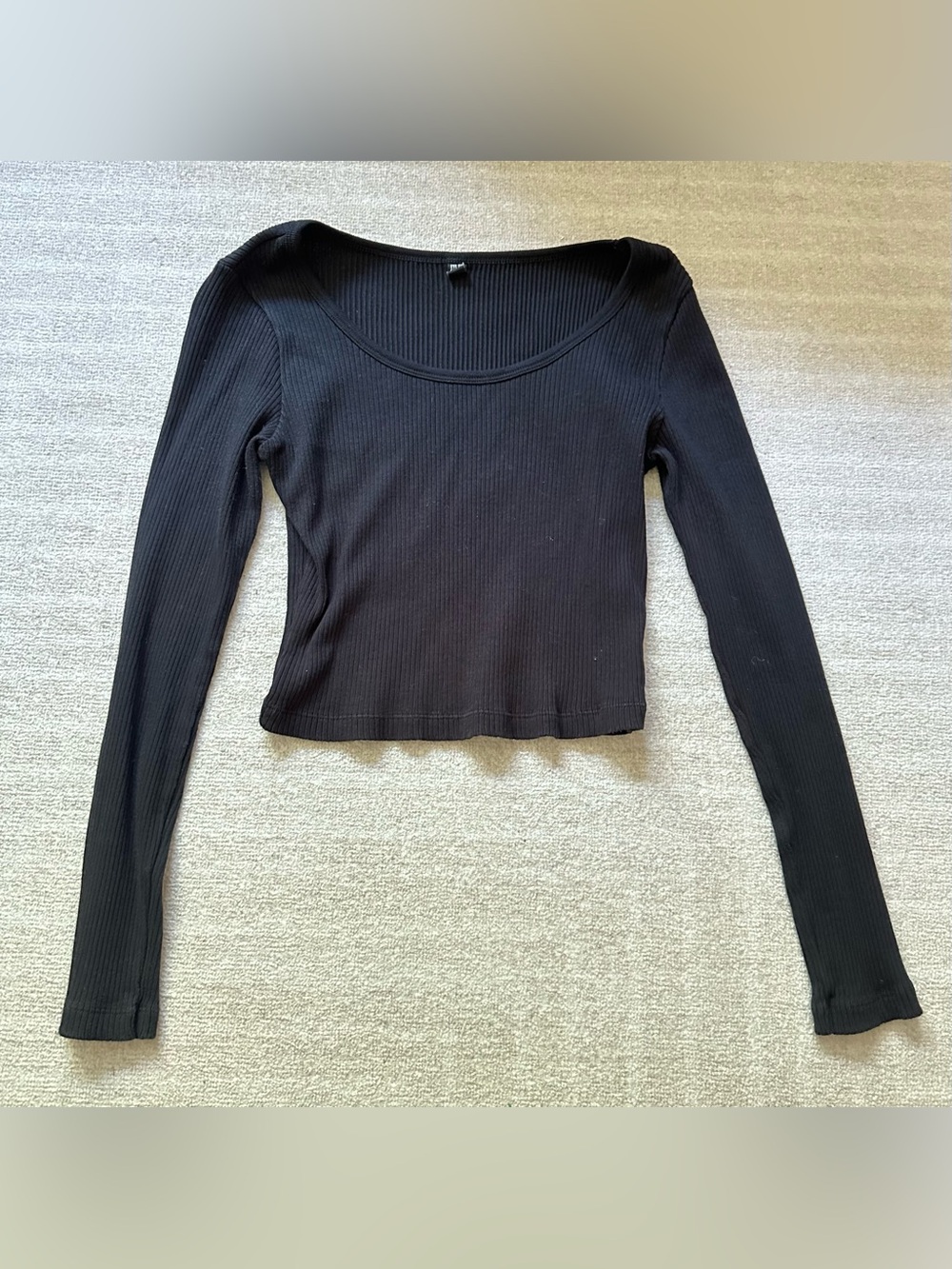 Uniqlo Crop Top Long Sleeve